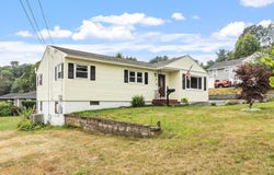 87 East St, Methuen, MA 01844