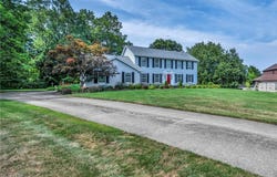 296 Babbling Brook Oval, Hinckley, OH 44233
