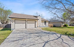 1002 Parkside CIR, Round Rock, TX 78664