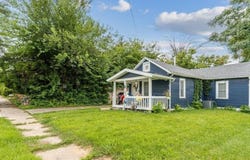 1041 19th St SE, Cedar Rapids, IA 52403