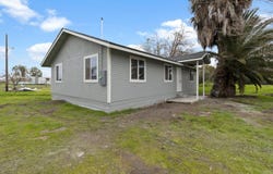 19076 Center Avenue, Dos Palos, CA 93620