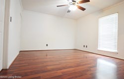806 Lafontenay Ct, Louisville, KY 40223
