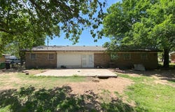 705 Pillar Street, Bowie, TX 76230