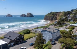 1505 PACIFIC AVE, Oceanside, OR 97134