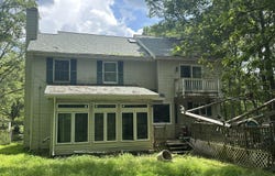2162 Longview Drive, Bushkill, PA 18324