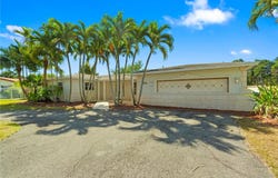 8920 SW 142nd St, Unincorporated Dade, FL 33176