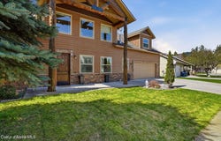 15330 N Nixon Loop, Rathdrum, ID 83858