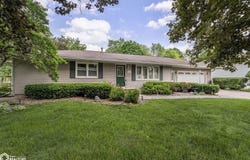 742 S 10th Avenue, Washington, IA 52353