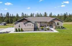 31914 ZANDER LN, CHATTAROY, WA 99003