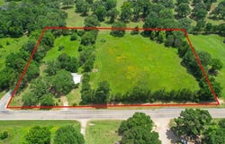 3268 Farm Road 1487, Bogata, TX 75417