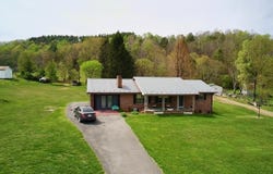 2706 Scratch Gravel Rd, Marion, VA 24354