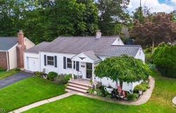 189 N Ethel Ave, Hawthorne Boro, NJ 07506-1515
