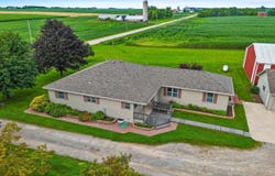W2227 REDWOOD Drive, PULASKI, WI 54162