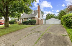 2752 Vinewood Drive, Speedway, IN 46224