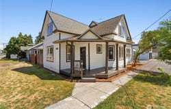 422 Main Avenue, Puyallup, WA 98371
