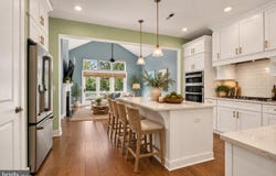 6 DOGLEG Lane, LAWRENCEVILLE, NJ 08648