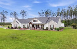 7904 Morven Rd, Hahira, GA 31632