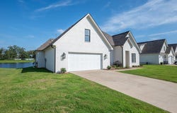 170 Ridgeway Dr, Starkville, MS 39759