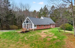 24 Solomon Drive, Gorham, ME 04038
