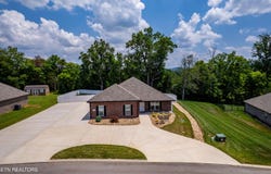 1916 Griffitts Mill Circle, Maryville, TN 37803