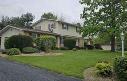 302 Hillcrest Dr., Hamilton, IL 62341