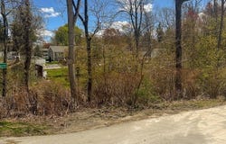 9 Luther Ave, Worcester, MA 01605