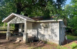 2329 N 5th Ave, LAUREL, MS 39440