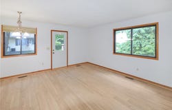 7666 13th Street N, Oakdale, MN 55128