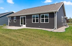 1526 FREEDOM MEADOWS Drive, NEENAH, WI 54956