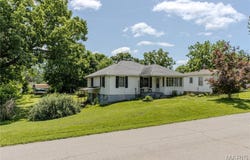 504 N Pine Street, Richland, MO 65556