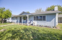 208 Macnew Lane, Grants Pass, OR 97527