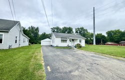 2432 E 16th Street, Muncie, IN 47302