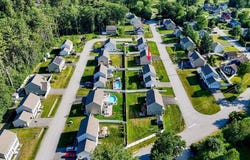 4 Chestnut St, Hudson, NH 03051