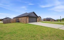 122 North Meadows, Pottsboro, TX 75076