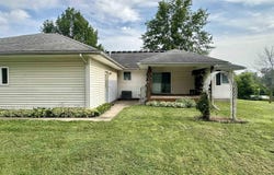 813 S 8th Street, Chariton, IA 50049