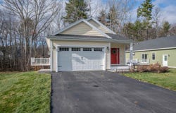 16 Currier Lane, Fremont, NH 03044