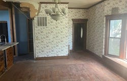 111 W Walnut Street, Columbus, KS 66725