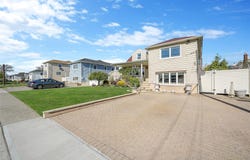86 Jefferson Avenue, Island Park, NY 11558