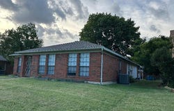 823 Blue Oak Drive, Lewisville, TX 75067