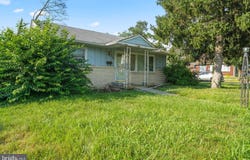 601 W EVESHAM AVENUE, MAGNOLIA, NJ 08049