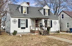 102 Herbert Ave, Carmi, IL 62821