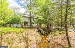65 MAPLEWOOD ROAD, LAKE HARMONY, PA 18624