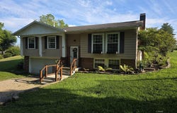 19 Park Lane Dr, Athens, OH 45701