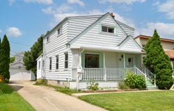 1213 S 88th St, West Allis, WI 53214