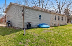 1107 GROSSE Road, LITTLE SUAMICO, WI 54141