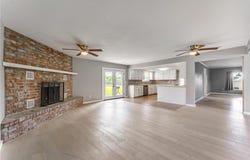 908  E New Hope  RD, Rogers, AR 72758