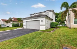 18577 NW 19th St, Pembroke Pines, FL 33029