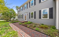 921 E Park Blvd, Oak Creek, WI 53154