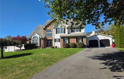 1906 Grouse Court, Forks Twp, PA 18040