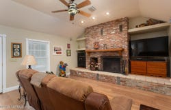 177 CENTRAL Avenue, San Mateo, FL 32187